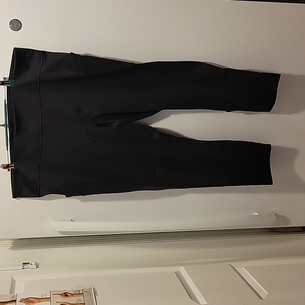 NWT Fabletics MidRise Leggings